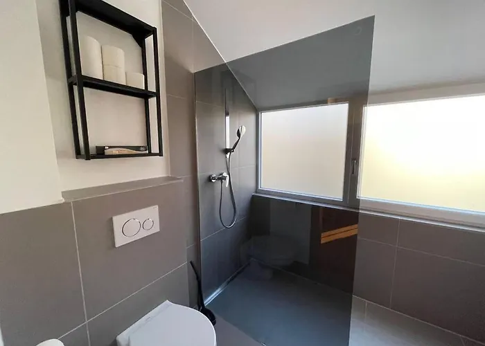 Richard60•4 Zi-wohnung 公寓